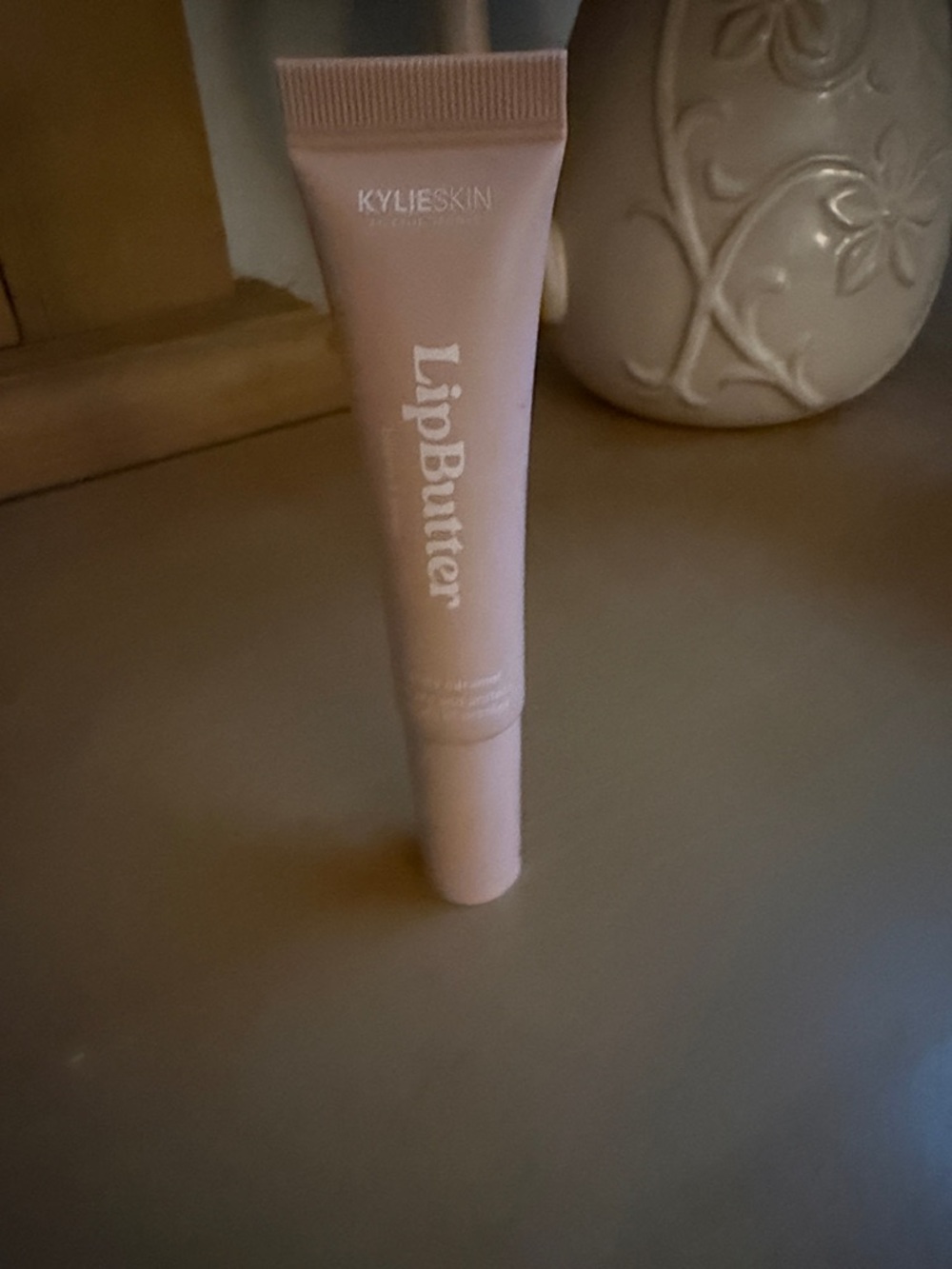 KYLIE SKIN Lip Butter Hydrating Balm — Vanilla Caramel